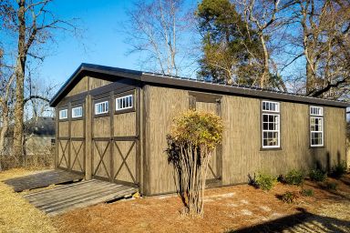 A prebuilt garage in Kentucky with wood siding